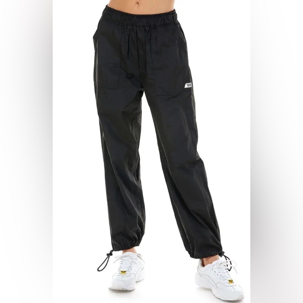 NWOT WAYF 98 Clarissa Nylon Women’s Joggers - Black Size Large
